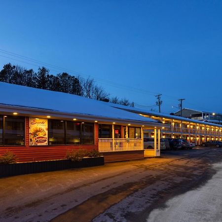 Econo Lodge Мірамічі Екстер'єр фото