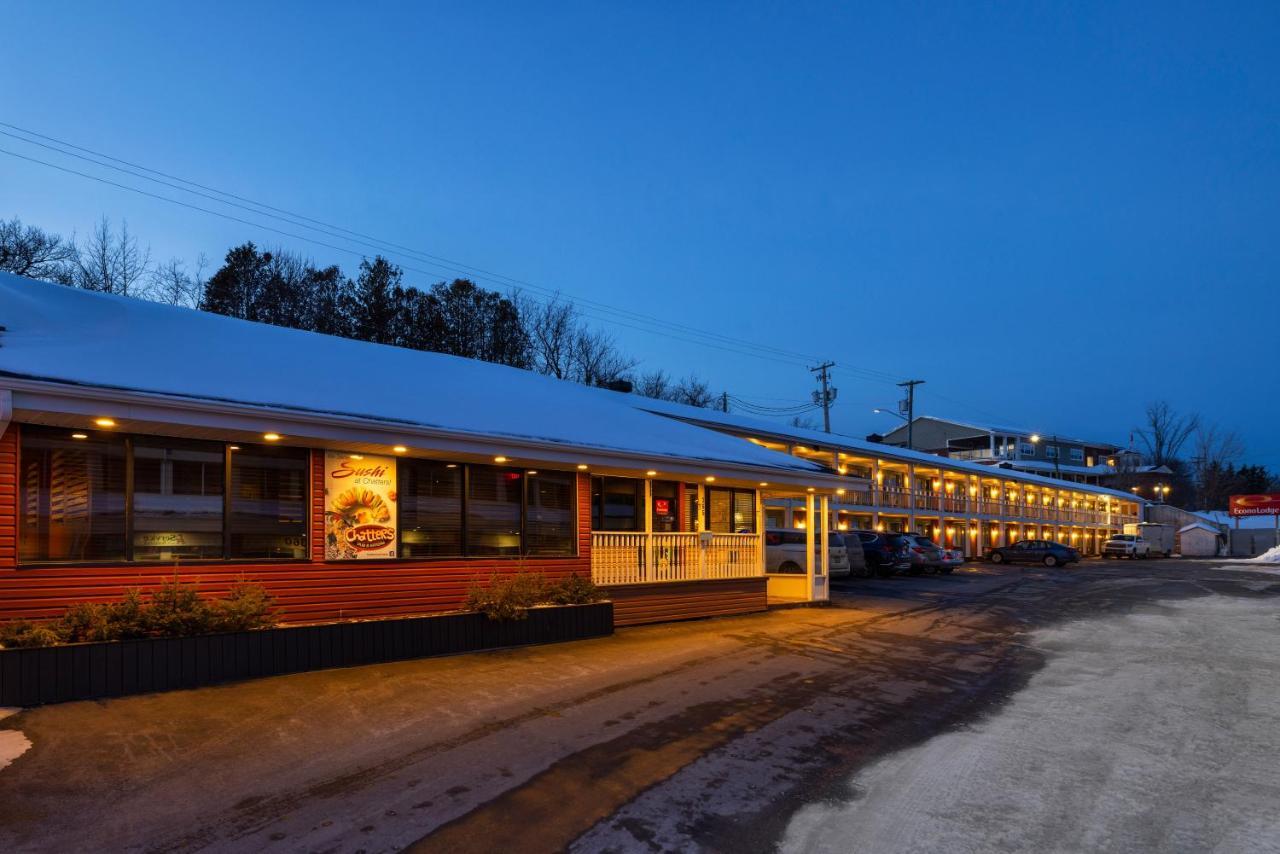 Econo Lodge Мірамічі Екстер'єр фото