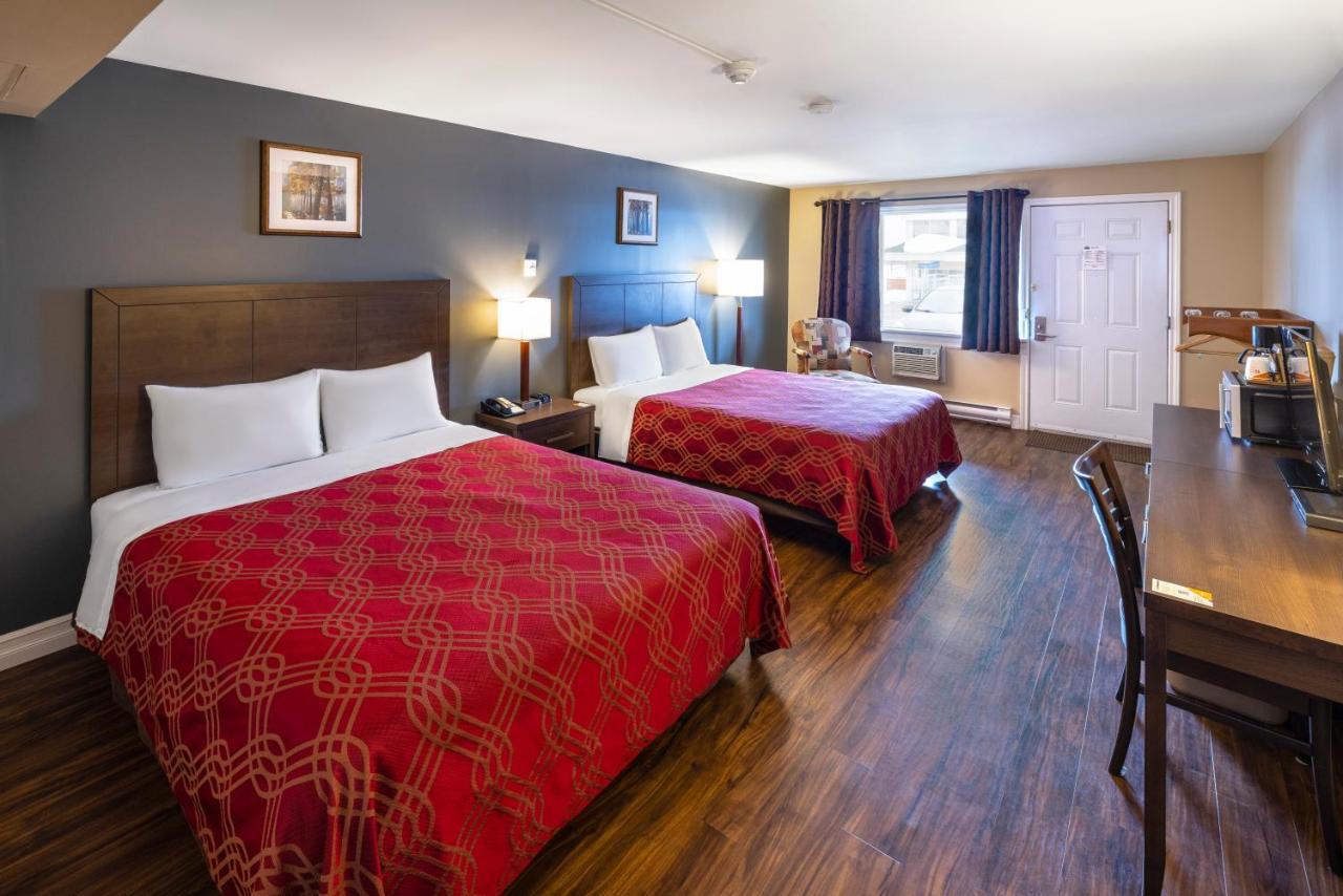 Econo Lodge Мірамічі Екстер'єр фото