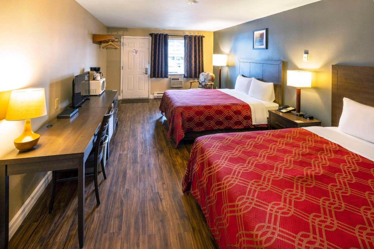 Econo Lodge Мірамічі Екстер'єр фото